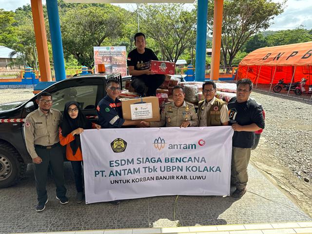 Antam Salurkan Bantuan Bagi Korban Banjir dan Longsor di Luwu SulSel