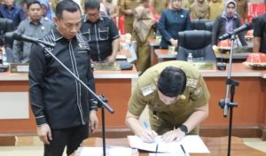 DPRD Kolaka Tetapkan Tujuh Perda Definitif