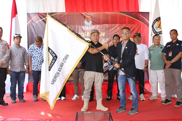 KPUD Kolaka Gelar Serah Terima Bendera Kirap Pemilukada Serentak 2024