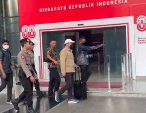 Tiba di Gedung KPK, Bupati Kolaka Timur Langsung Diperiksa Penyidik